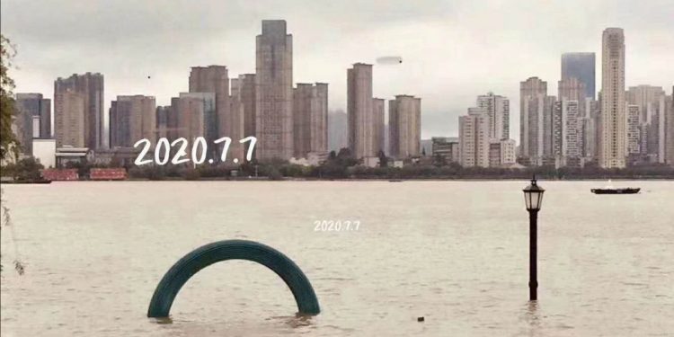 7月7日江灘公園長江水位的情況(網絡圖片)