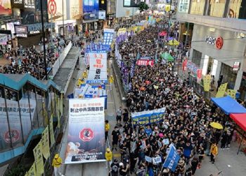 【評論】千百度：港警恐嚇”活摘你器官”說明什麼？