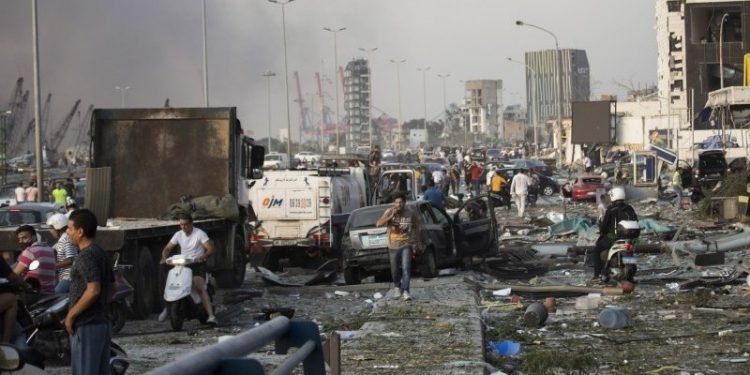 黎巴嫩首都貝魯特港口地區4日發生大爆炸,造成至少78人死亡,逾4000人受傷。(美聯社)