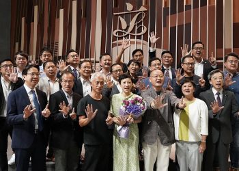 港民主派開會商討是否延任 多數議員傾向留守議會