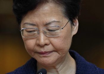 英媒：中共趁疫情采集港人DNA 港人不信任港府