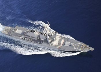 中共南海發射導彈  美軍派出軍機軍艦回應