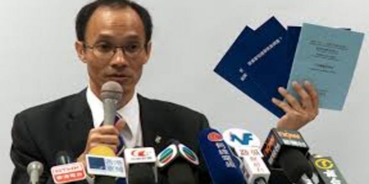 香港民意研究所主席鍾庭耀強調,這是一次政治決定而非科學決定的全民調查。