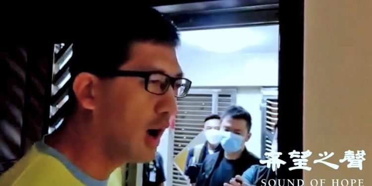 香港民主黨林卓廷及許智峯26日被警方抓捕。圖爲林卓廷。(視頻截圖)