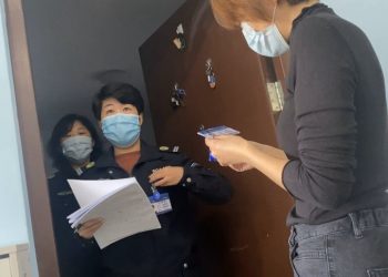 王全璋夫婦持續遭騷擾 兩女輔警企圖私闖民宅查看