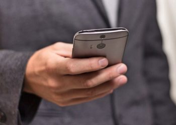 最新研究：中共病毒在鈔票手機表面可存活28天