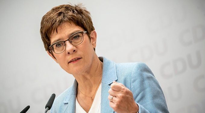 德國國防部長克朗普-凱倫鮑爾(Annegret Kramp-Karrenbauer)(美聯社)