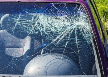 陝西5官員扶貧回程遇車禍 1死4傷
