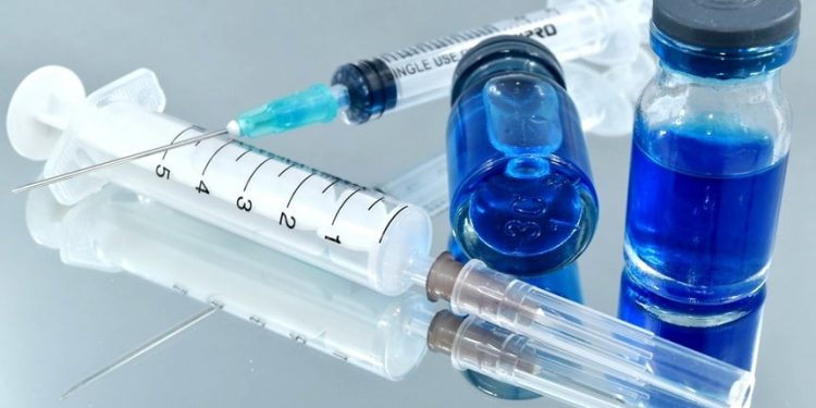 中共滅活疫苗上市,最需要優先施打的老年人和相關病患卻被排除在接種人羣之外。示意圖(圖片來源:pixnio)