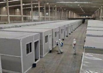 疫情嚴峻 吉林通化市急建1186間隔離方艙