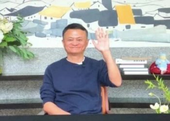 怕再惹禍照稿念？”消失”近3個月的馬雲出席頒獎禮