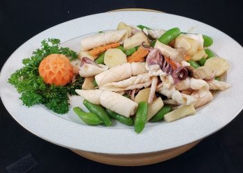 【梁廚美食】甜豆馬蹄炒土魷/湯丸