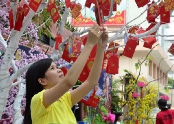 粵語小品《唐人街》-祝”過年好”！