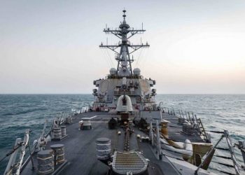 剛通過臺海 美驅逐艦再入南中國海執行任務