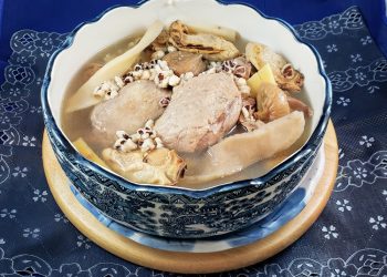 【梁廚美食】淮山芡實蠔豉老鴨湯/ 蘋果提子鳳梨批/ 黑米白米瑤柱粥