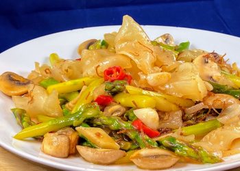 【梁廚美食】赤小豆桑白皮鯽魚湯 / XO醬蘆筍炒花膠