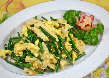 【梁廚美食】芡實蓮子沙蟲湯/韭菜花魚肚炒蛋/木瓜雪耳紅棗糖水