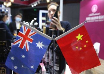 駐澳公使公開辱罵反共澳人“敗類” 學者：激怒高層與民衆