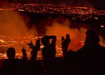 冰島火山噴發或將持續數年 新旅遊勝地應運而生