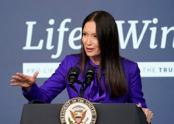 “美國優先政策研究所”啓動 川普大讚
