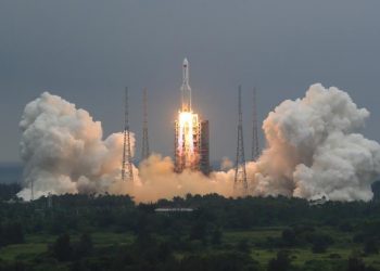 長征5號核心節升空失控 21噸飛行物恐墜住宅區