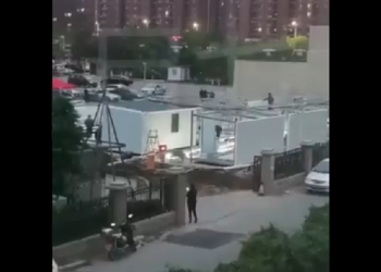 疫情嚴重？遼寧營口趕建隔離區（視頻）