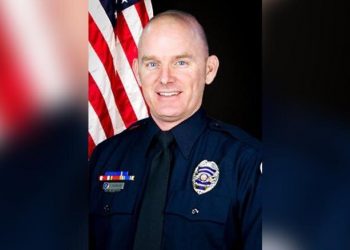 美亞利桑那州重罪犯竊車肇事 殺害1警傷多人