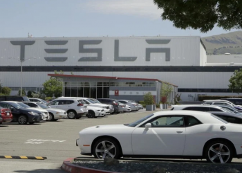 Model3再傳剎車失靈 特斯拉：錯踩油門