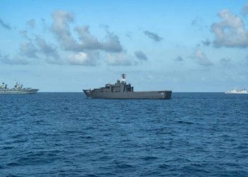 英“伊麗莎白女王號”航母駛入南海 中共軍方同時宣布軍演