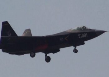 中共自吹“鶻鷹”戰機堪比美軍F35 卻尷尬賣不出去