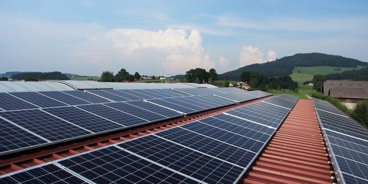 太陽能電池板示意圖。（圖片來源：Pixabay）