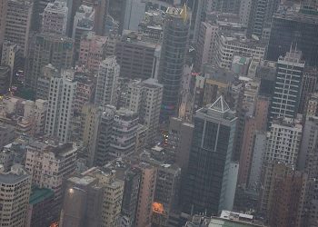 “共富”風刮到香港 地產巨頭或難逃宿命