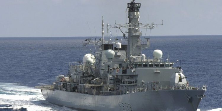 英國皇家海軍23型護衛艦「里士滿號」(HMS Richmond)。(圖片來源:里士滿號推特)