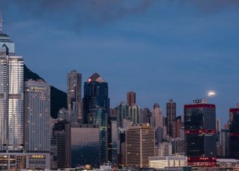 北京閉門會議施壓香港富豪：遊戲規則變了！