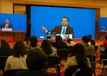 中國經濟亮紅燈 李克強開會要求“穩增長”