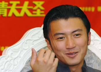 娛樂圈持續地震 港星謝霆鋒宣布退出加拿大籍