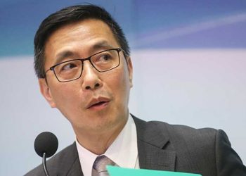 國安法引發移民潮 學校生源銳減 美媒：還沒到谷底