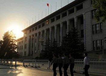 落馬上將夫人傳露面 放料人背景特別