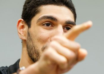 NBA球星坎特稱習近平是獨裁者 凱爾特人賽事遭停播