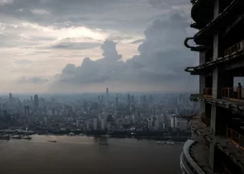 中國房地產債務危機驚動中南海 習近平態度變了