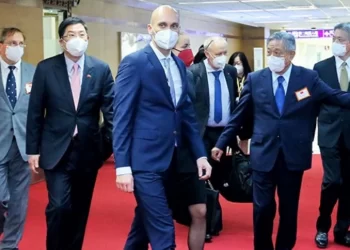 再一波友台行動 斯洛伐克高層43人訪團專機抵台