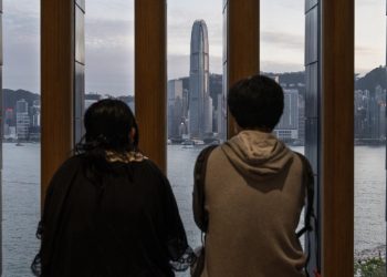 香港2022展望 經濟形勢更嚴峻 言論空間接近零