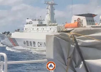 中共海警船駛近 菲律賓指責影響艦艇航行