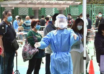 香港醫療系統居全球前列　疫情死亡率為何居高不下？