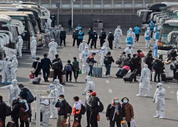 雪上加霜！中國驚現前所未有資本外逃 高昂防疫成本找一患者約一個億
