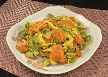 【梁廚美食】蠶豆煙三文魚炒雞蛋/牛蒡節瓜豬展湯/涼拌牛蒡絲
