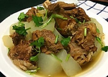 【梁廚美食】茅根雞骨草豬瘦肉湯/蘿蔔炆羊小腿