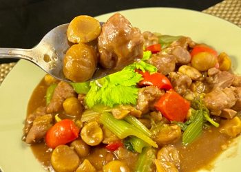 【梁廚美食】黃豆醬栗子炆排骨/西洋菜羅漢果陳腎燒豬骨湯