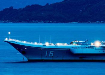 中共遼寧號等8艦駛向太平洋 台灣提升警戒