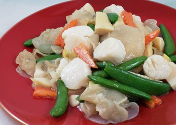 【梁廚美食】青紅蘿蔔芡實排骨湯/白木耳冬筍甜豆炒帶子/可樂油條